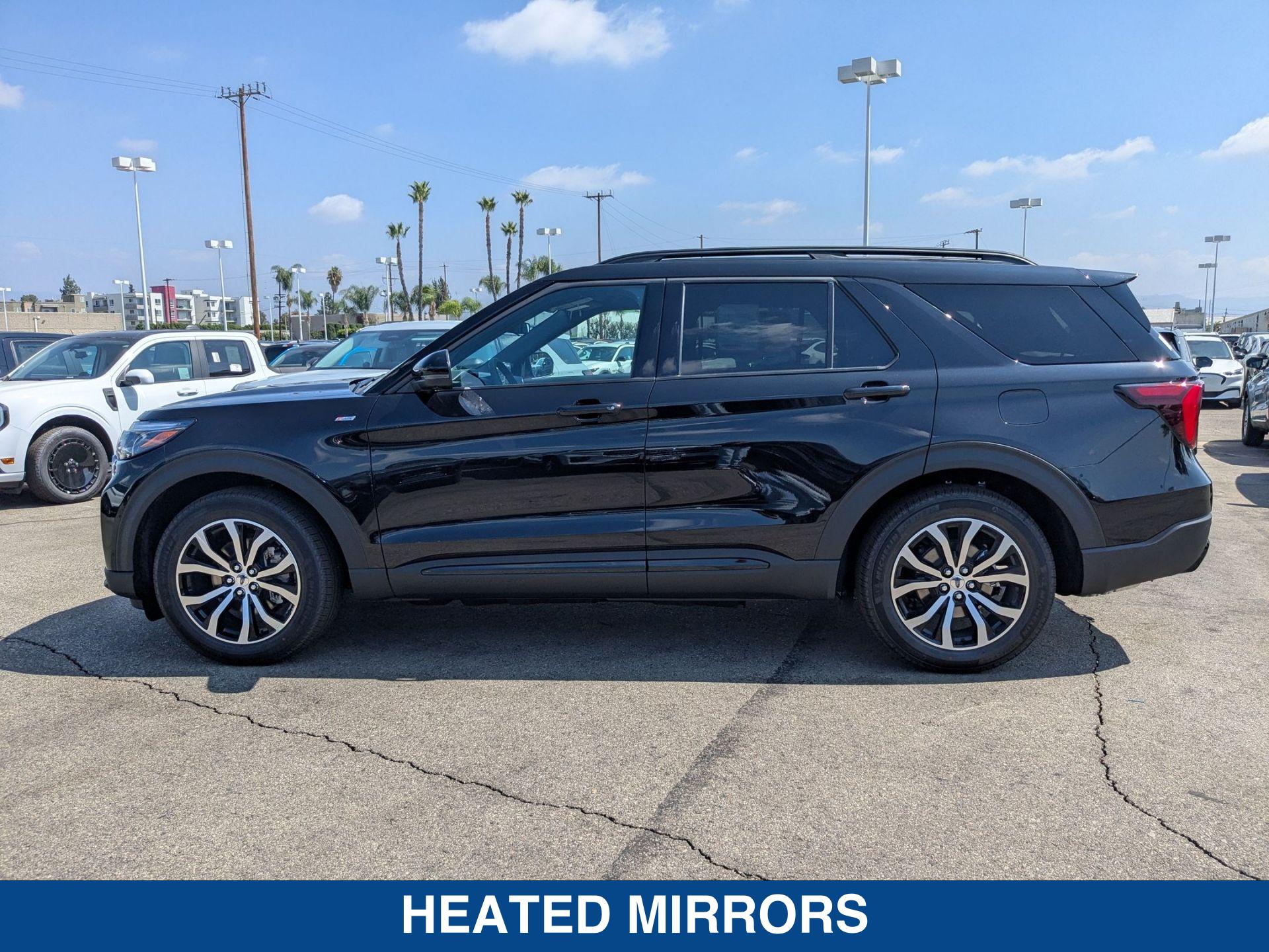 2025 Ford Explorer ST ST-Line photo 5