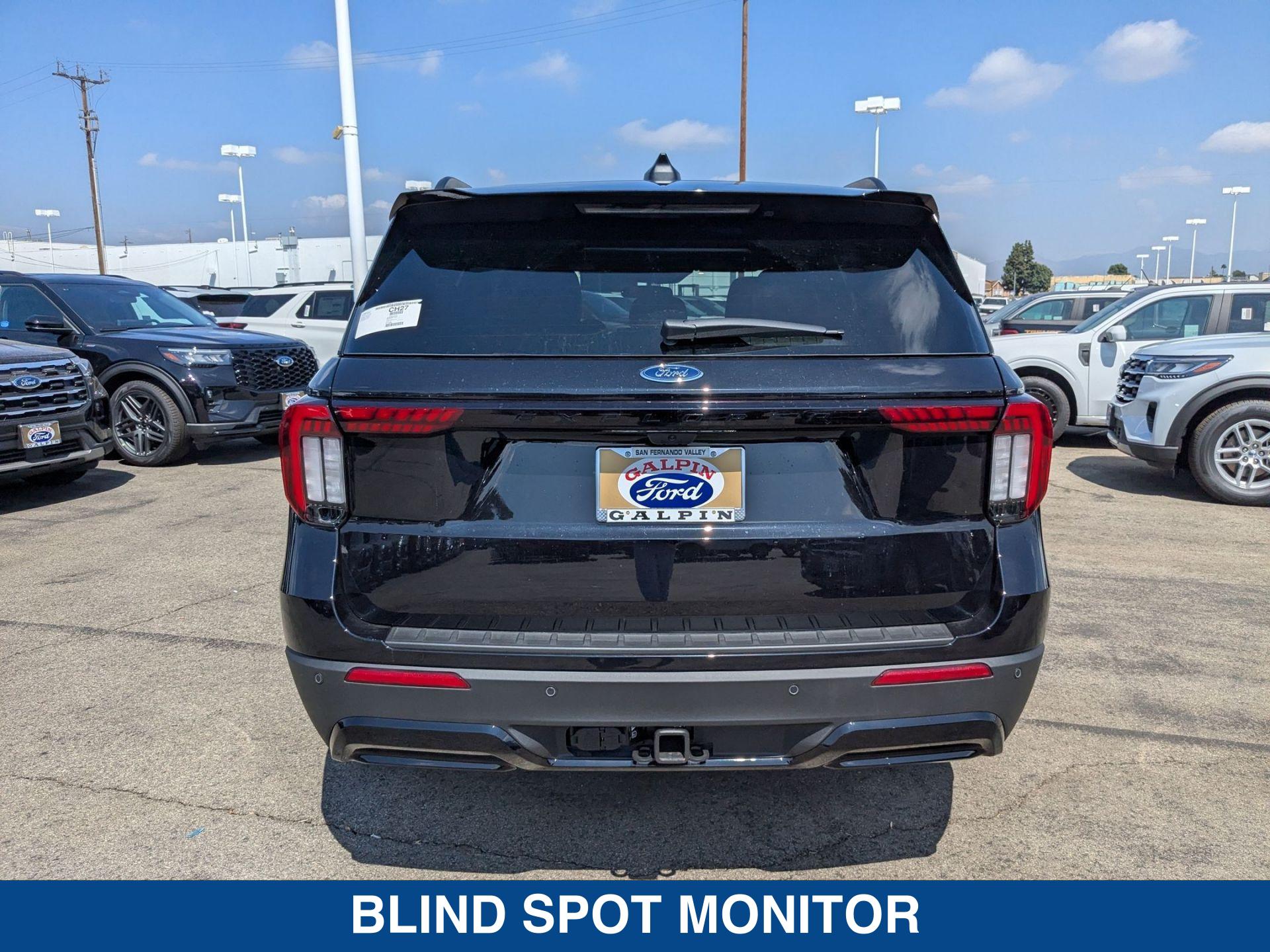 2025 Ford Explorer ST ST-Line photo 7