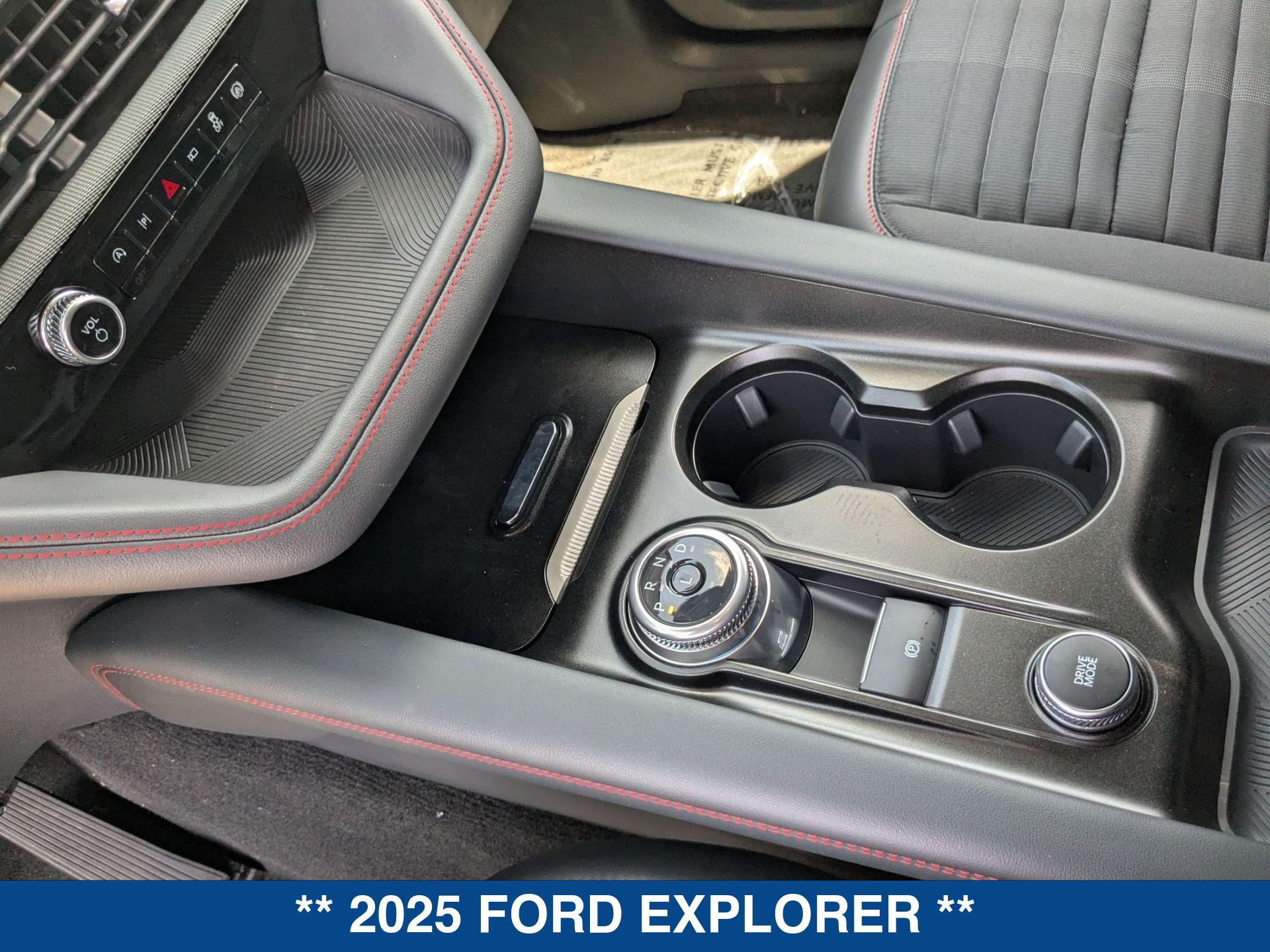 2025 Ford Explorer ST ST-Line photo 18
