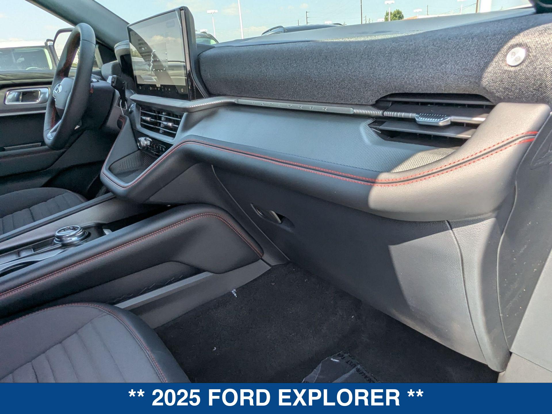 2025 Ford Explorer ST ST-Line photo 23