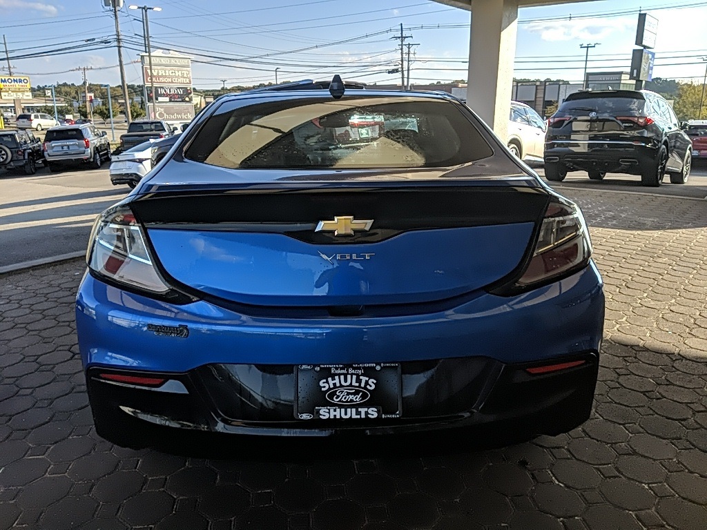 2017 Chevrolet Volt LT photo 6