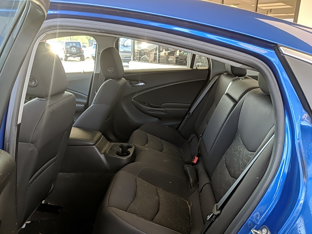 2017 Chevrolet Volt LT photo 10