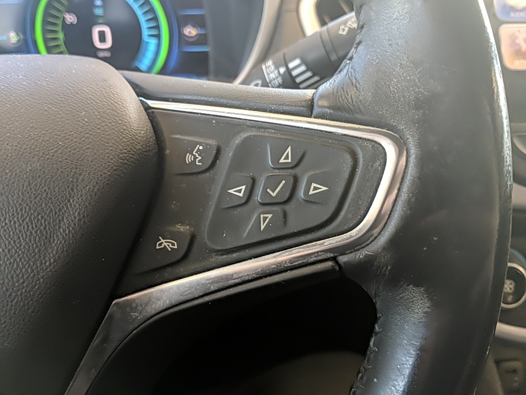 2017 Chevrolet Volt LT photo 14