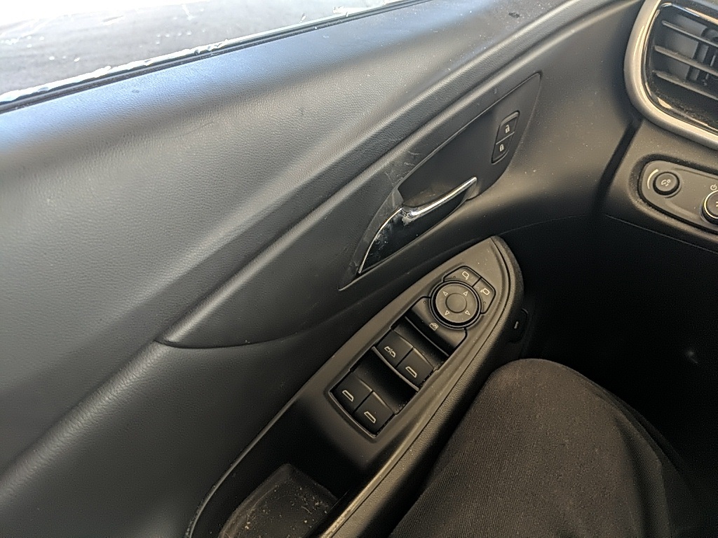 2017 Chevrolet Volt LT photo 21