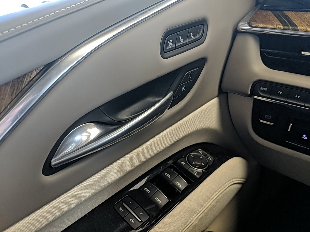 2022 Cadillac Escalade Premium Luxury Platinum photo 22