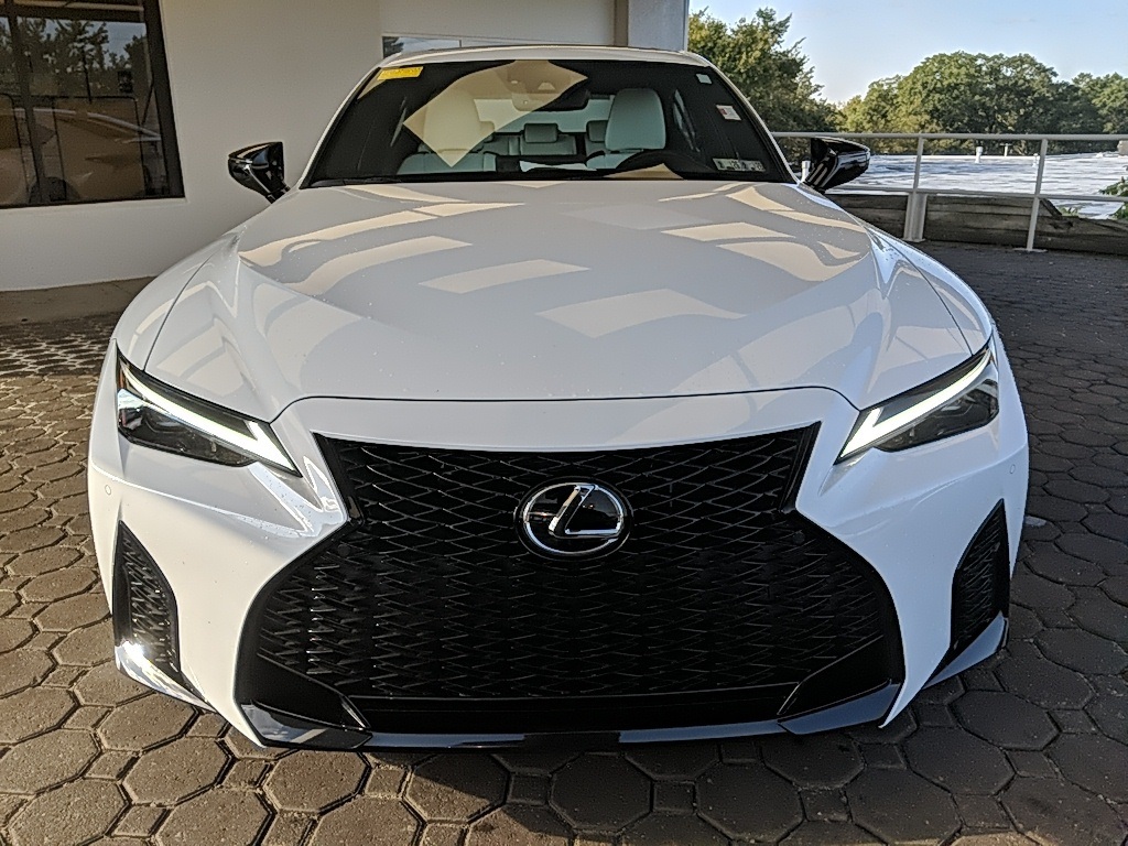 2025 Lexus IS 350 F SPORT photo 2