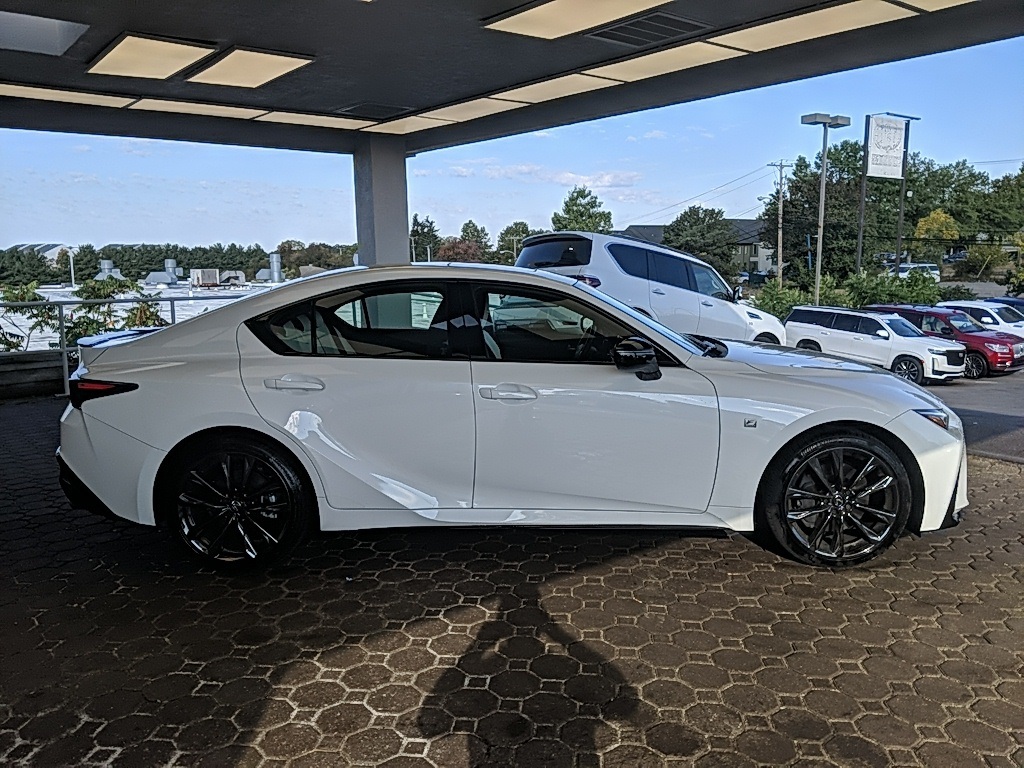2025 Lexus IS 350 F SPORT photo 4