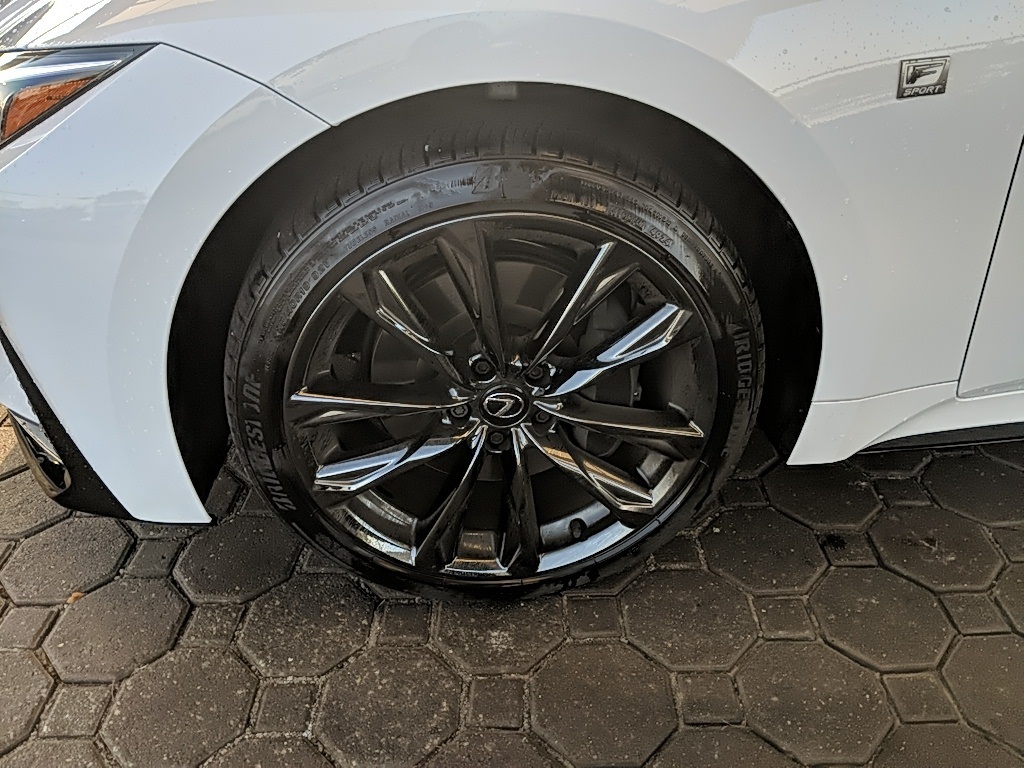 2025 Lexus IS 350 F SPORT photo 9
