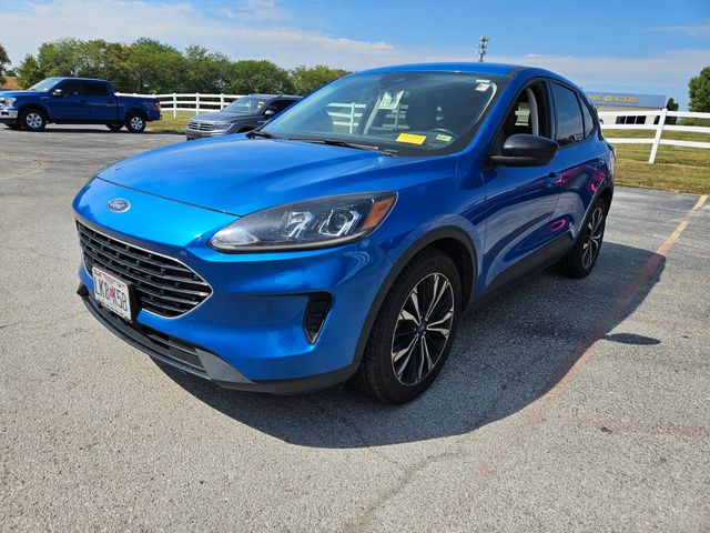2021 Ford Escape SE photo 3