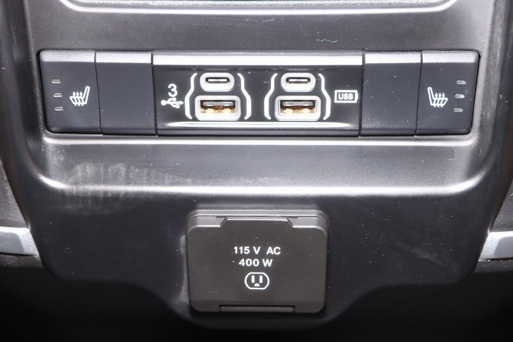 2020 Ram 3500 Laramie photo 17
