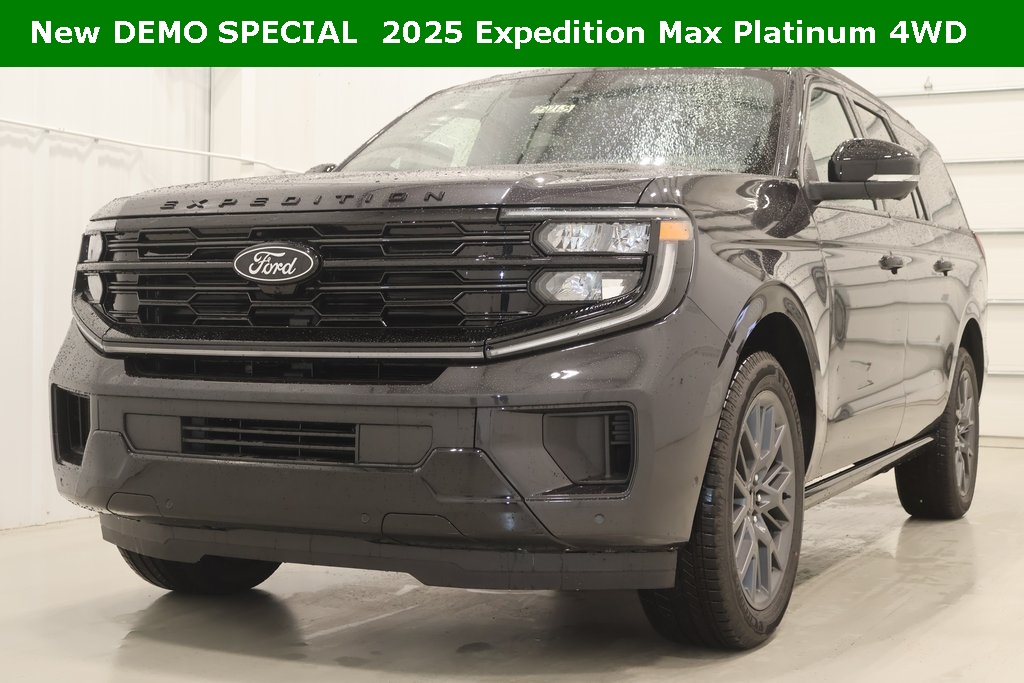 2025 Ford Expedition MAX Platinum photo 4