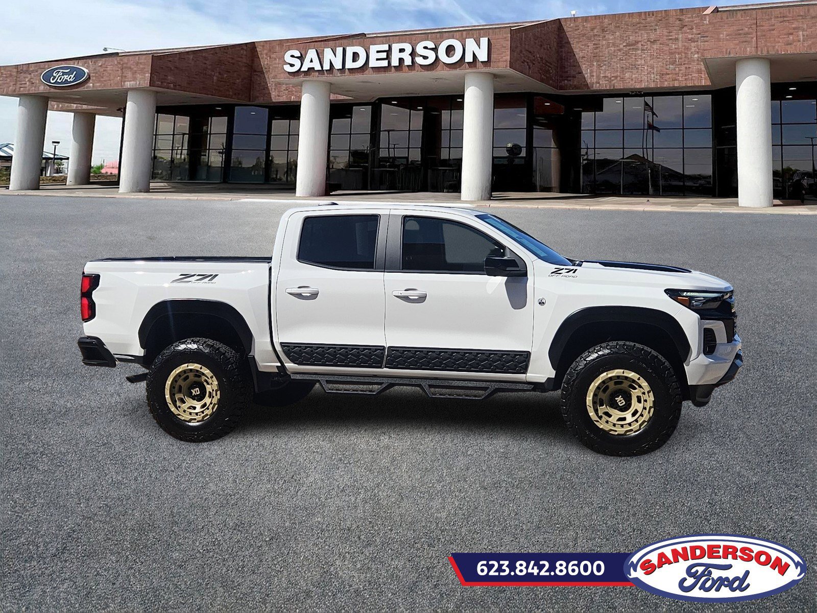 2024 Chevrolet Colorado Z71 photo 2