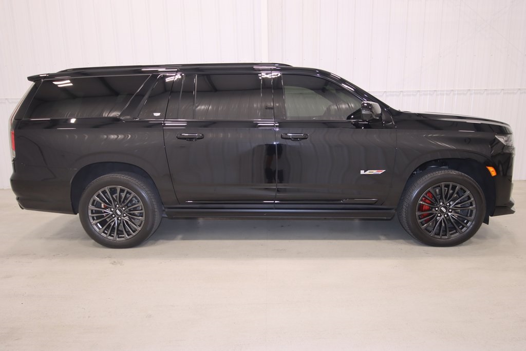 2023 Cadillac Escalade ESV V-Series photo 2