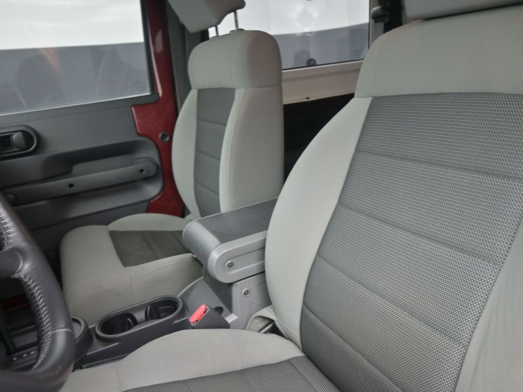 2008 Jeep Wrangler X photo 25