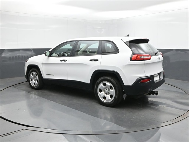 2015 Jeep Cherokee Sport photo 4