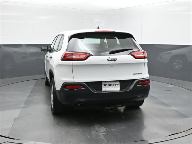 2015 Jeep Cherokee Sport photo 7