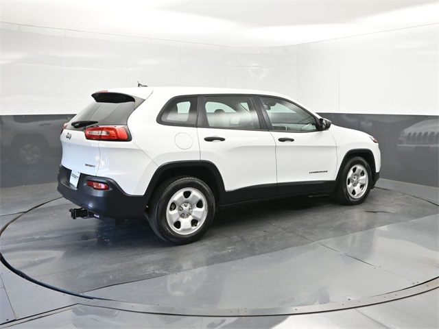 2015 Jeep Cherokee Sport photo 13