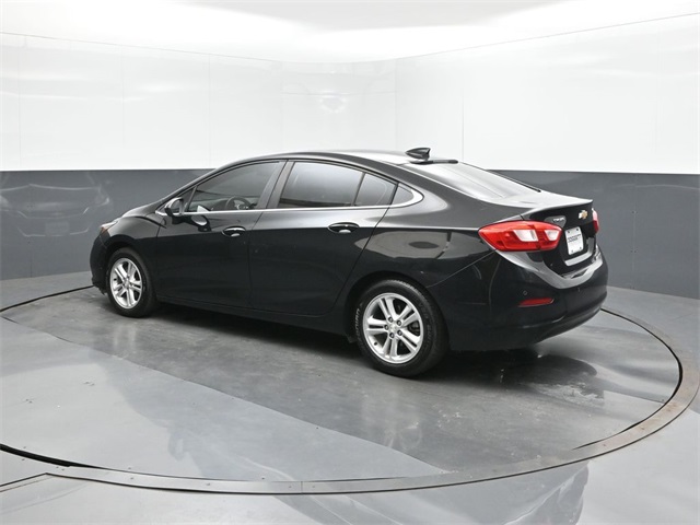 2017 Chevrolet Cruze LT photo 5
