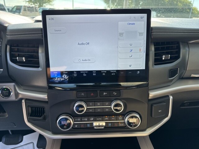 2024 Ford Expedition MAX XLT photo 10