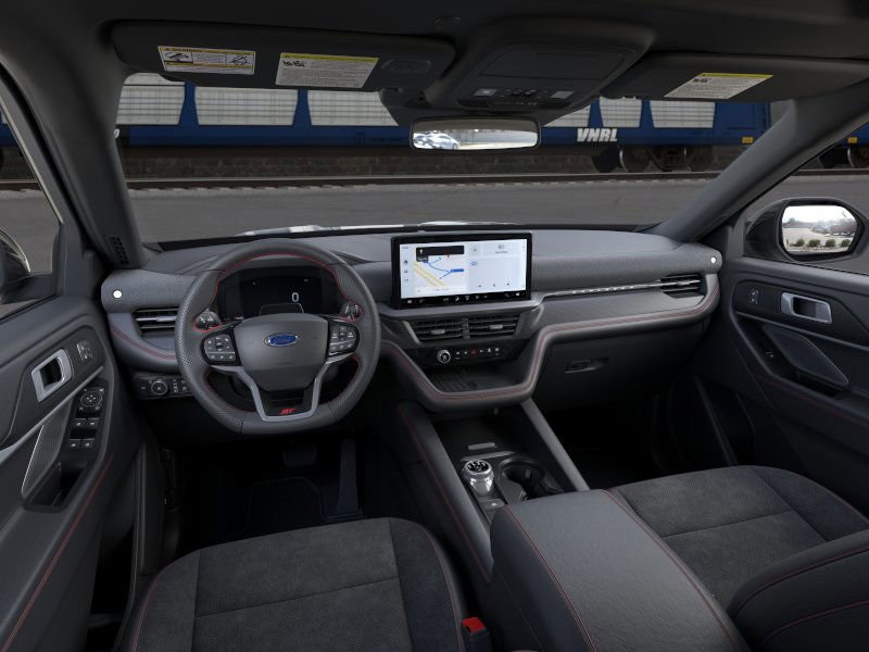2025 Ford Explorer ST photo 4