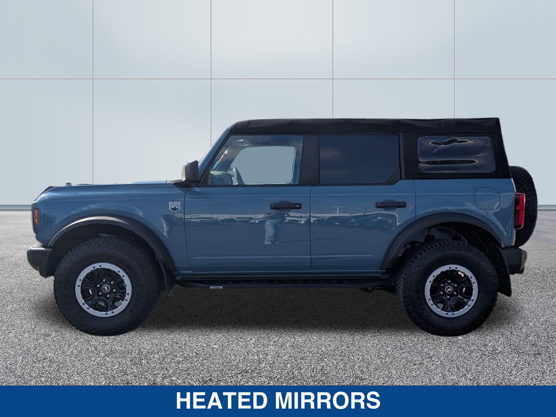 2023 Ford Bronco Big Bend photo 2