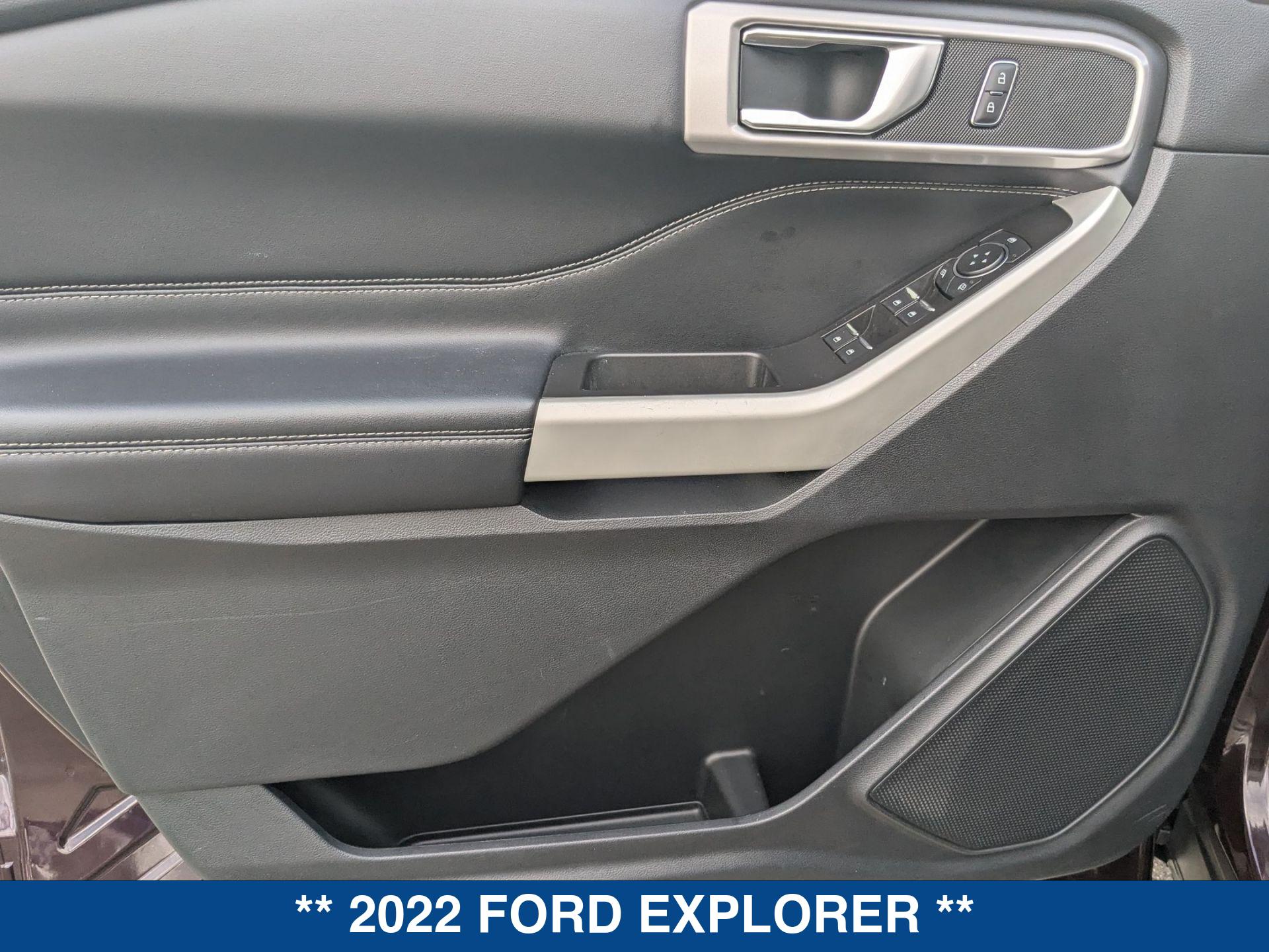 2022 Ford Explorer XLT photo 10