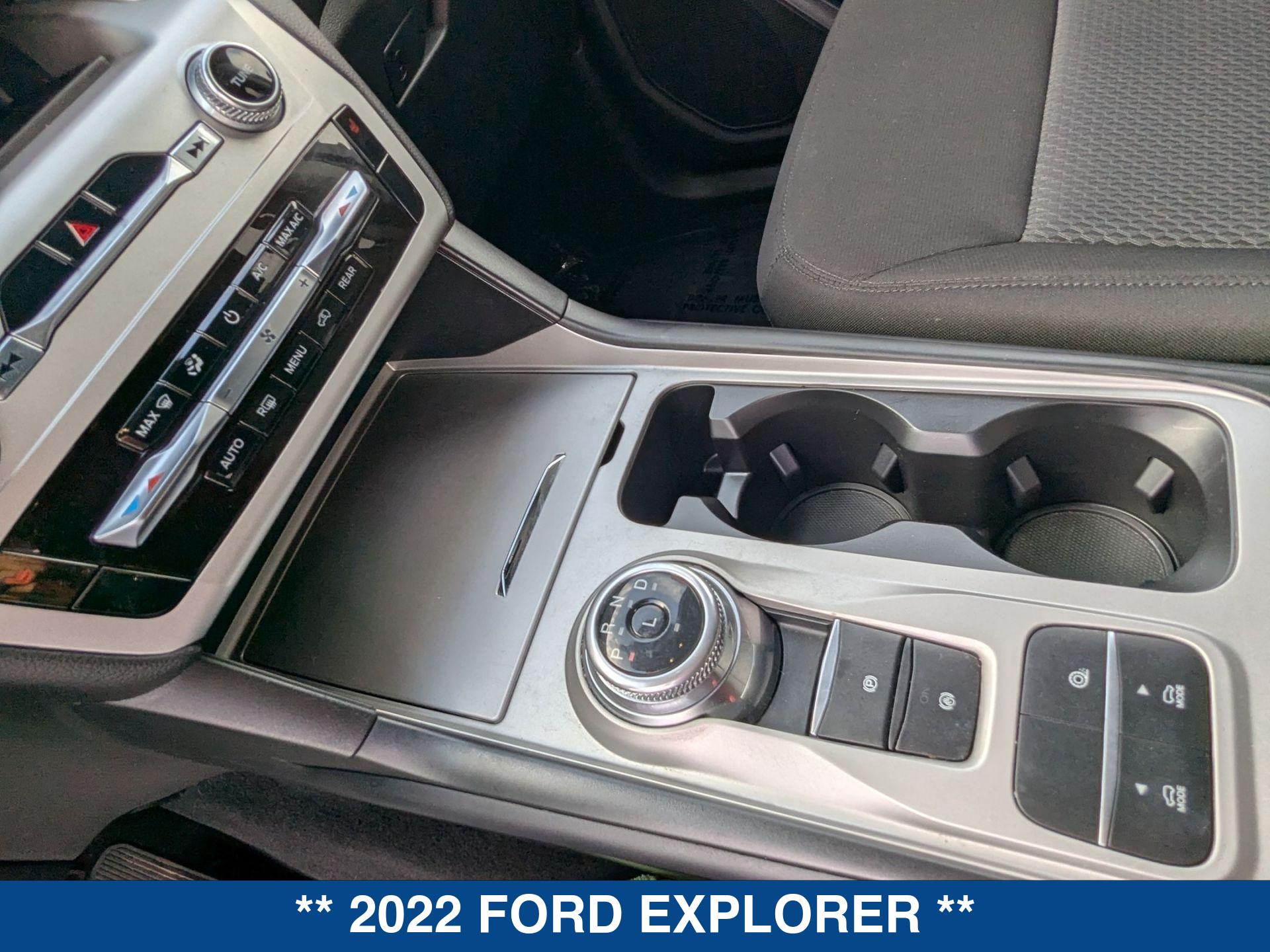 2022 Ford Explorer XLT photo 18