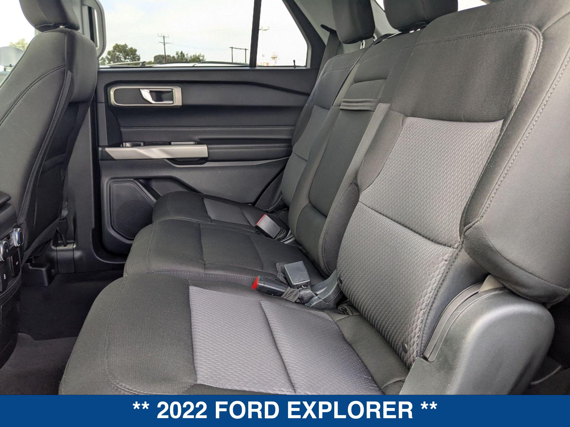 2022 Ford Explorer XLT photo 21