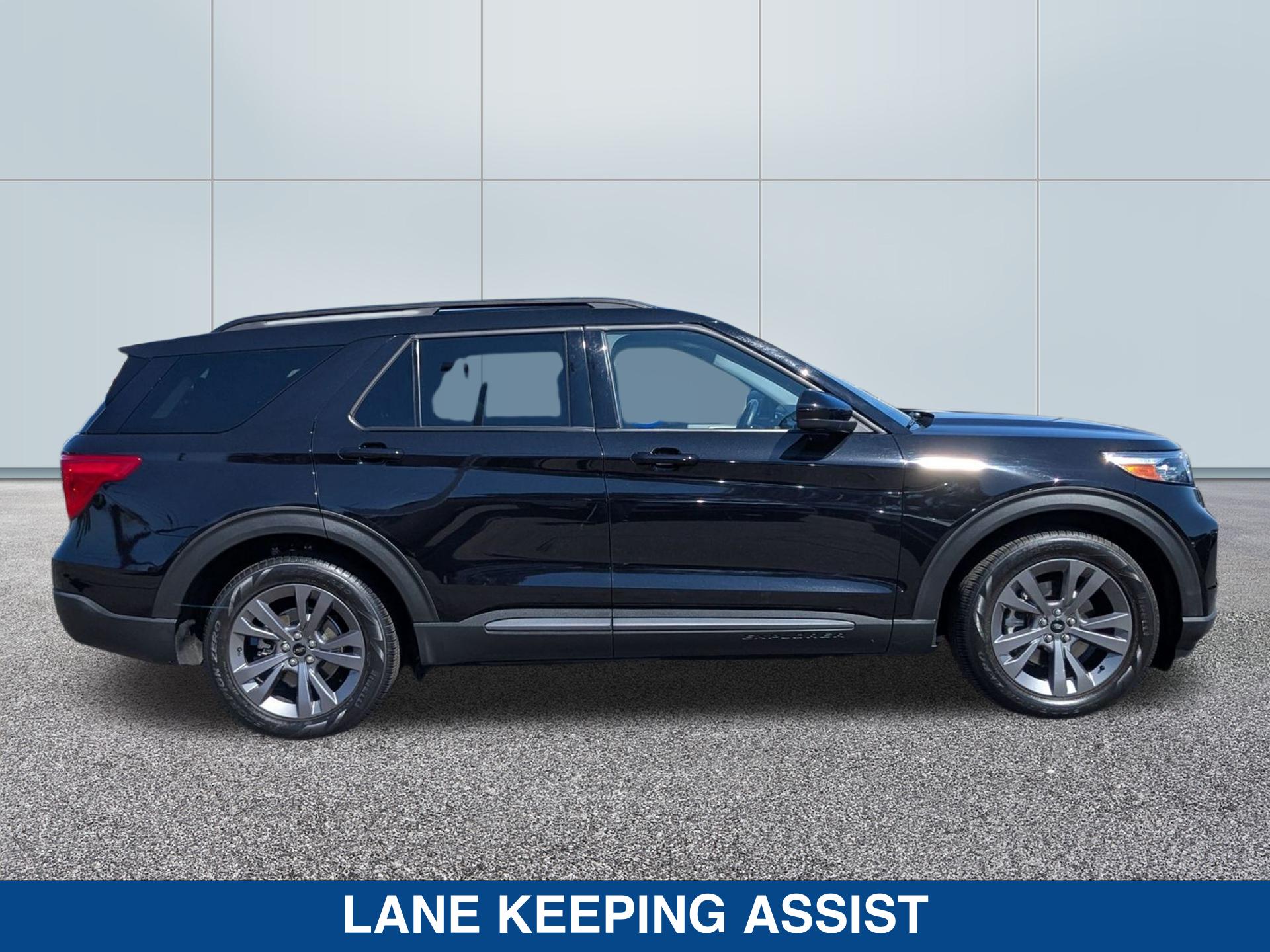 2022 Ford Explorer XLT photo 6