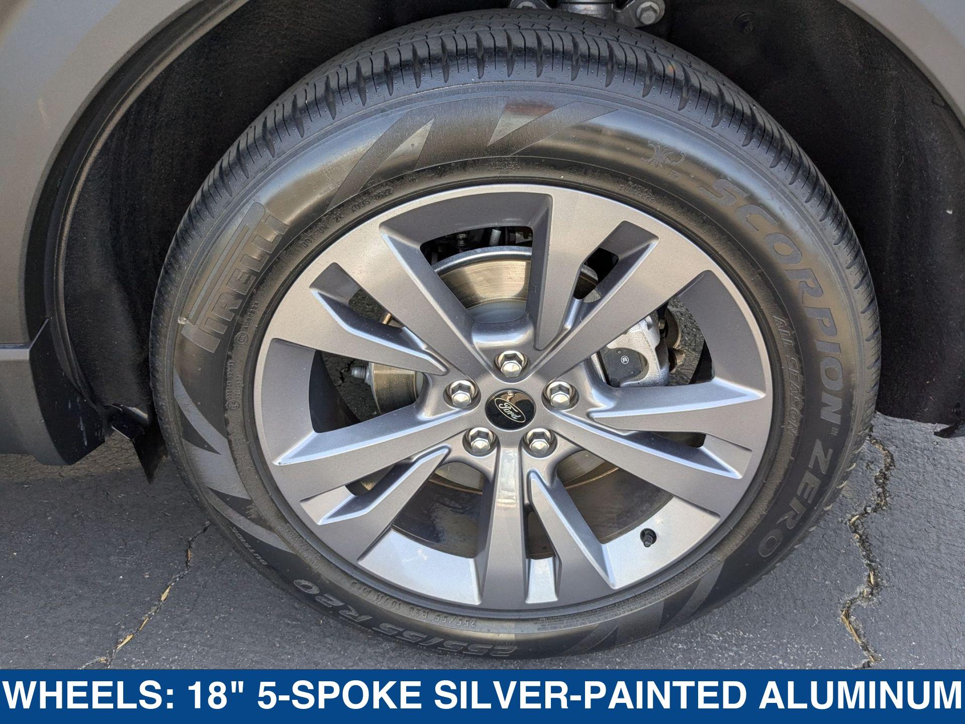 2022 Ford Explorer XLT photo 9