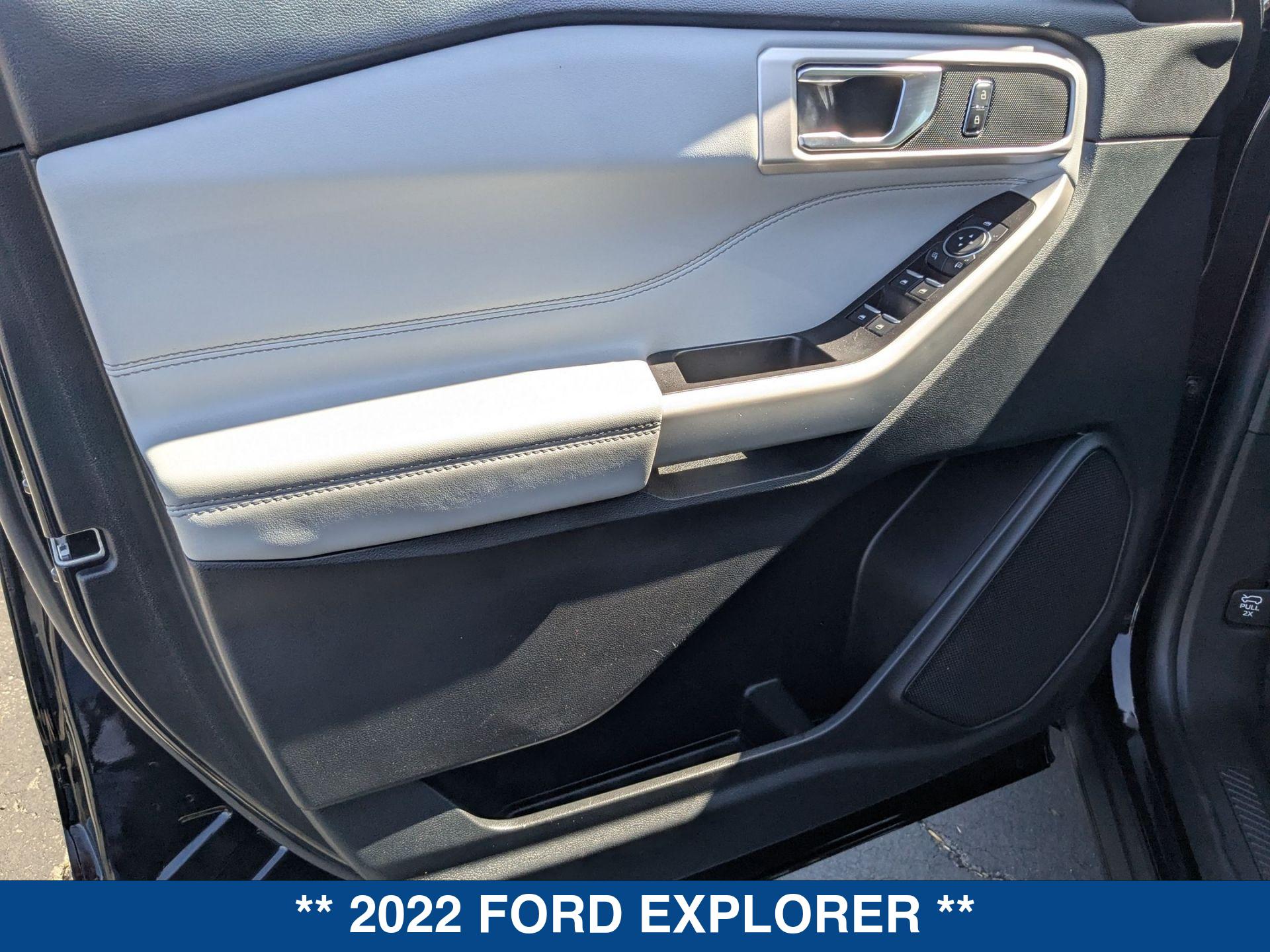 2022 Ford Explorer XLT photo 10