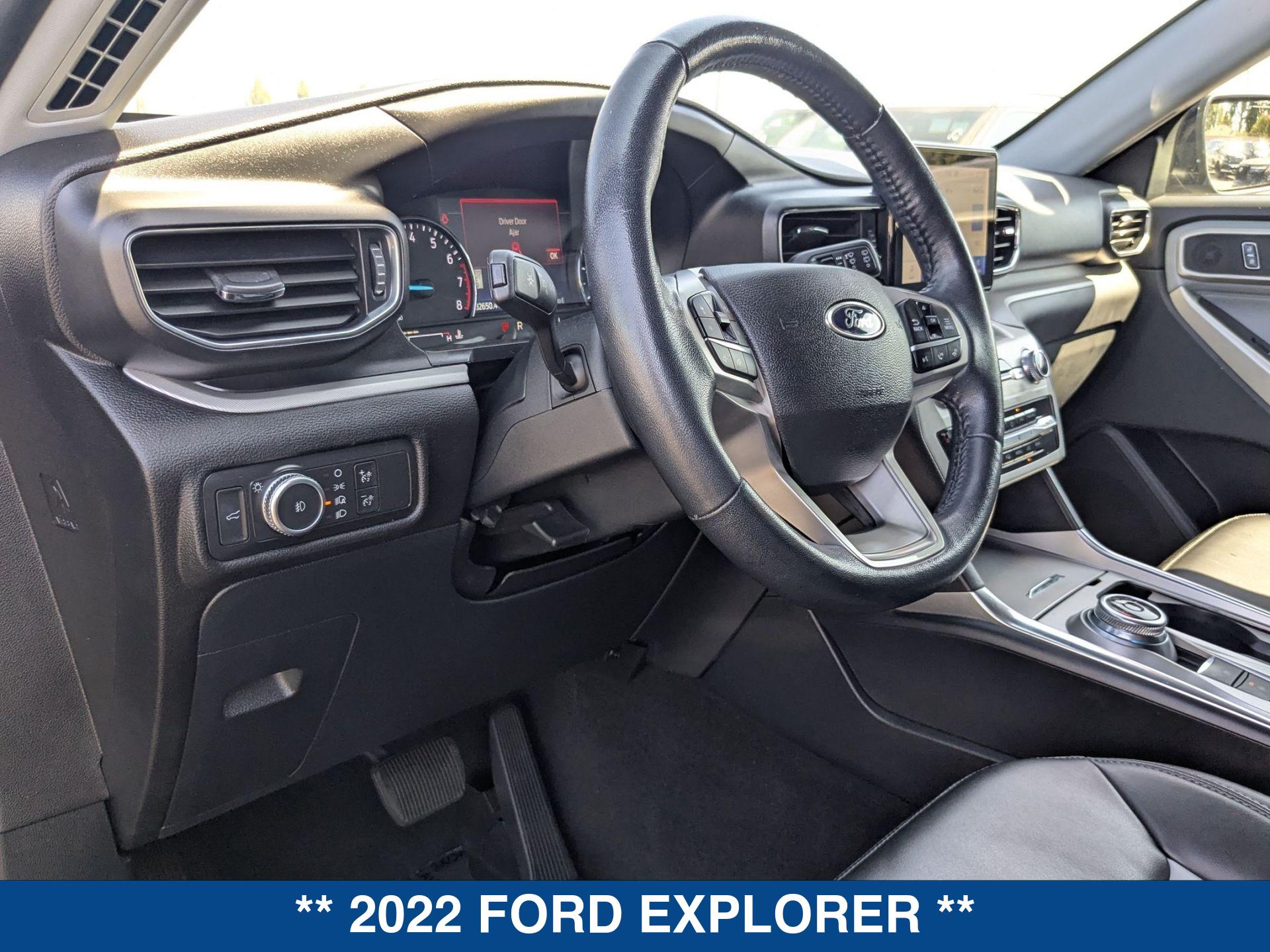 2022 Ford Explorer XLT photo 12