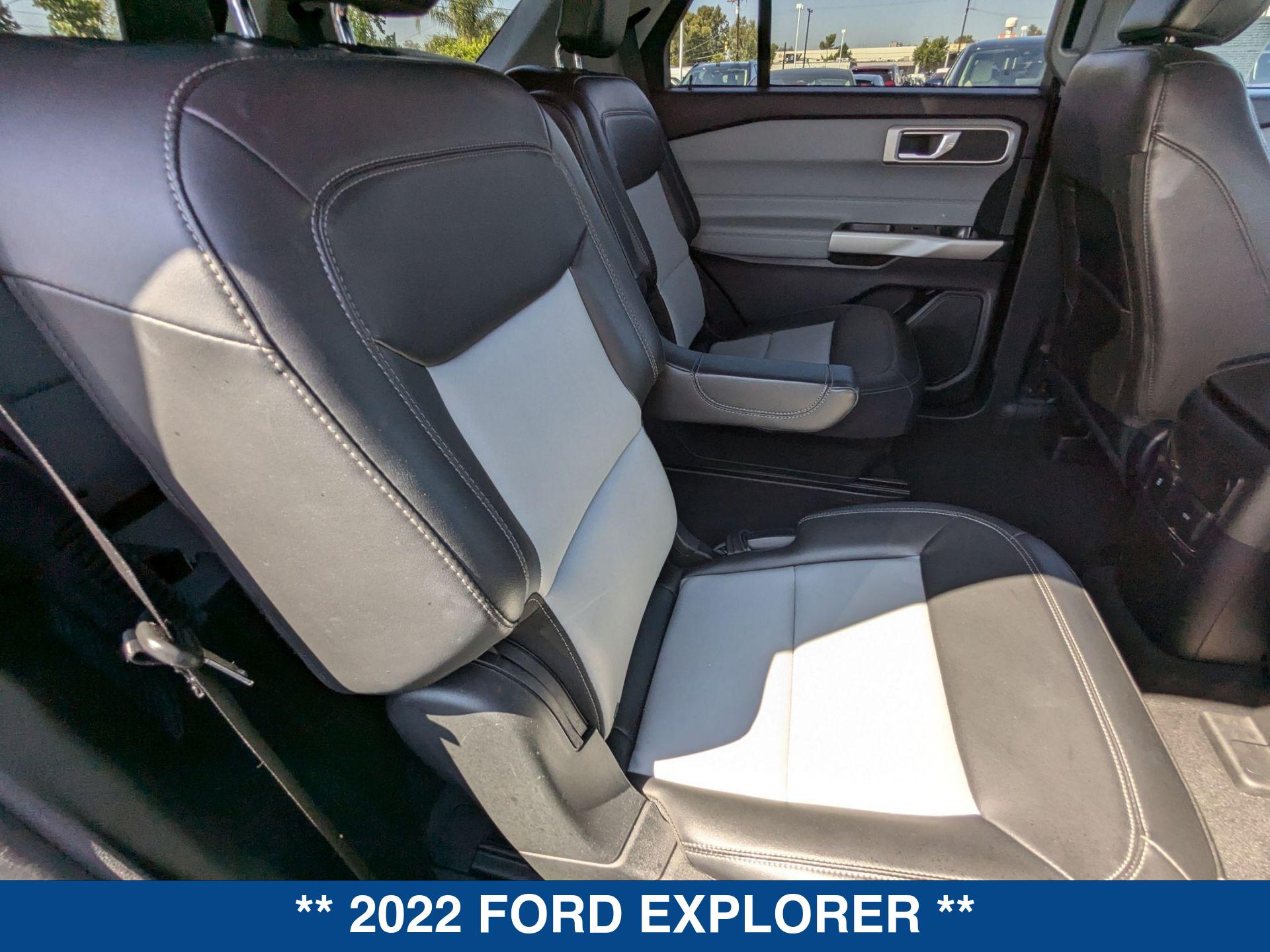 2022 Ford Explorer XLT photo 21