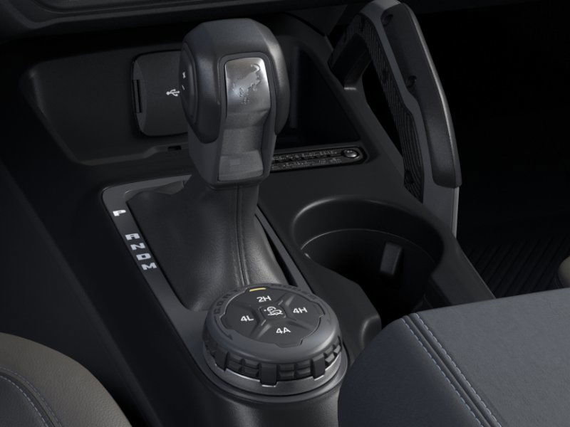 2025 Ford Bronco Outer Banks photo 15