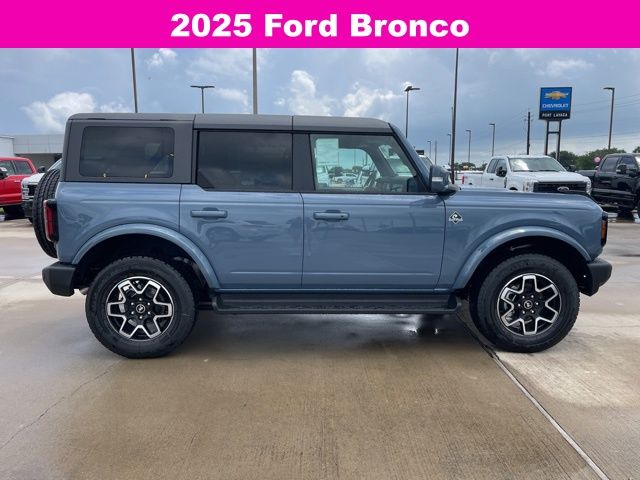 2025 Ford Bronco Outer Banks photo 6