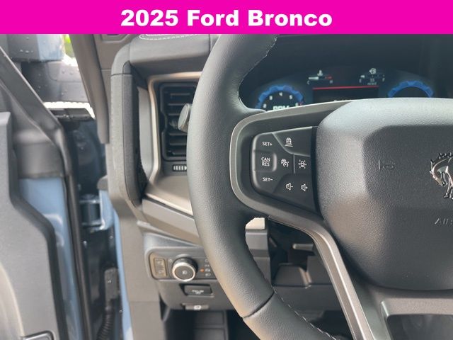 2025 Ford Bronco Outer Banks photo 16