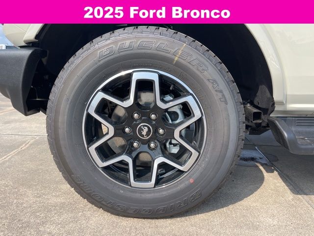 2025 Ford Bronco Outer Banks photo 7