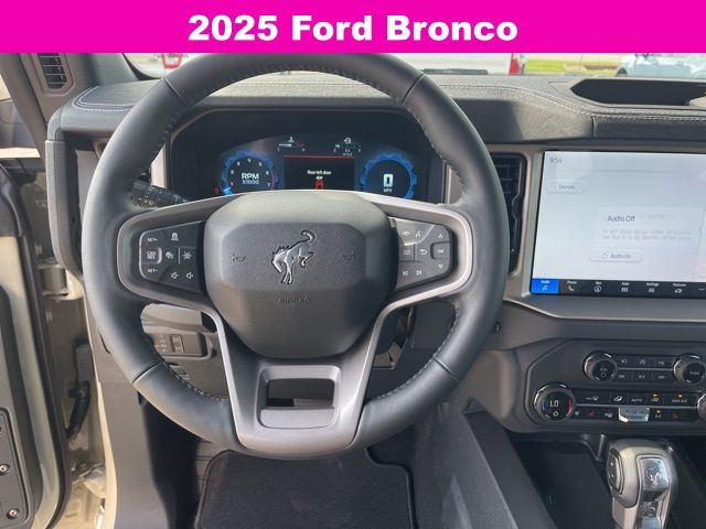 2025 Ford Bronco Outer Banks photo 17