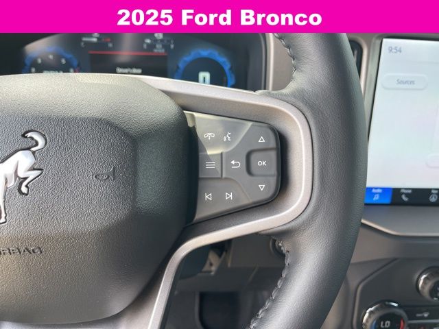 2025 Ford Bronco Outer Banks photo 19