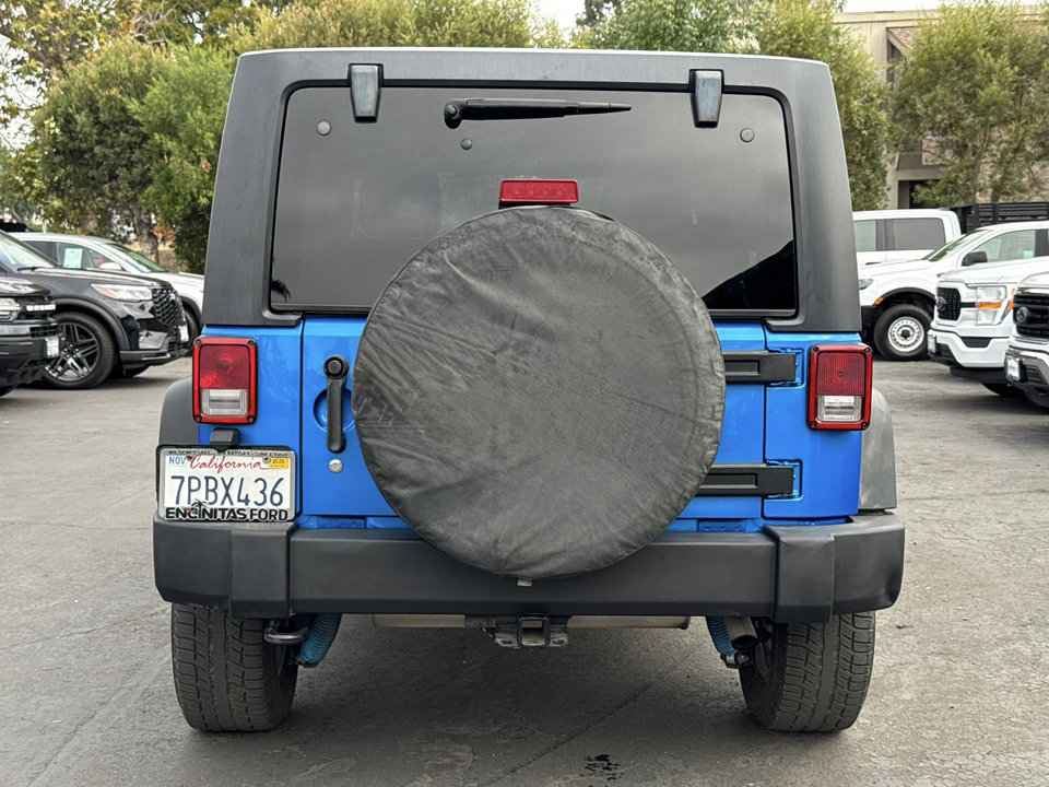 2015 Jeep Wrangler Unlimited Rubicon photo 8