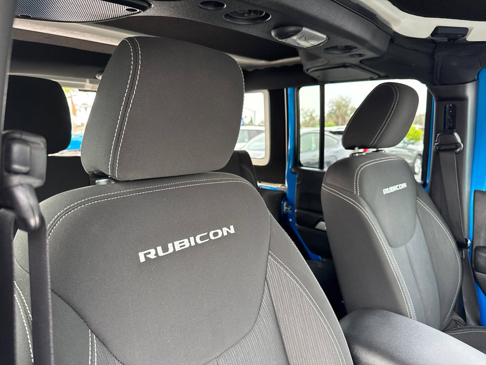 2015 Jeep Wrangler Unlimited Rubicon photo 11