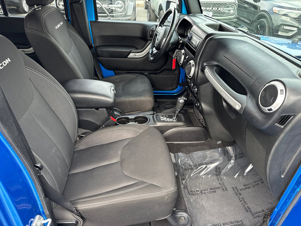 2015 Jeep Wrangler Unlimited Rubicon photo 12