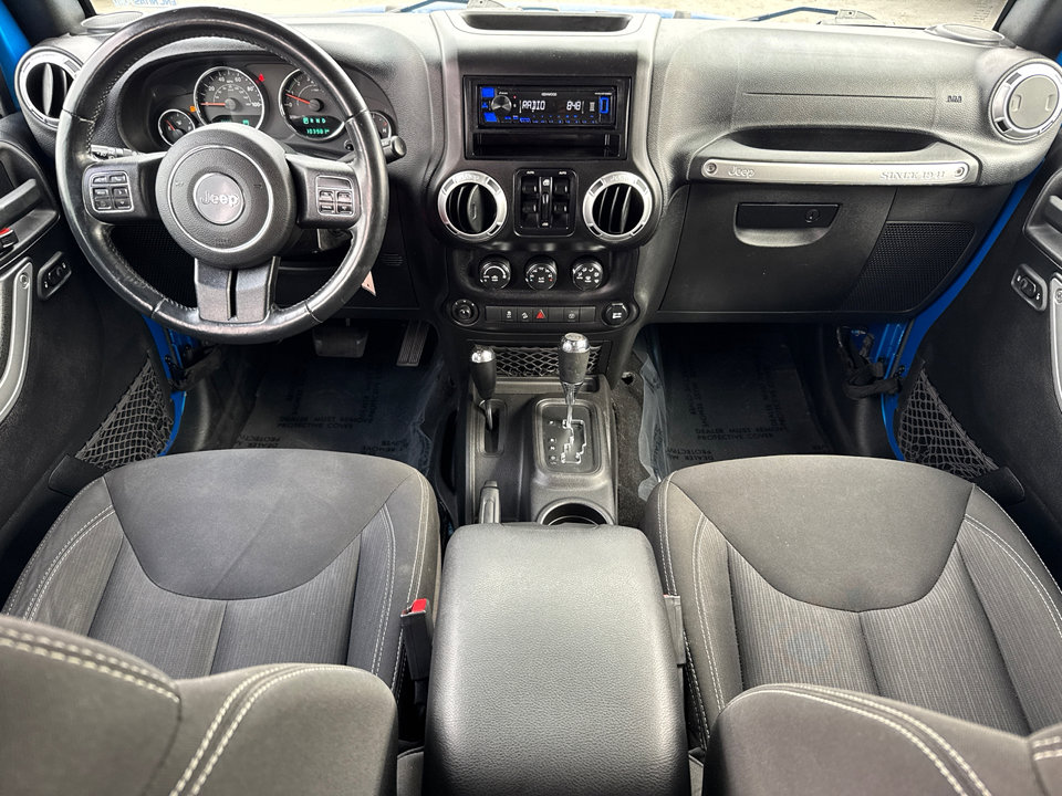 2015 Jeep Wrangler Unlimited Rubicon photo 16