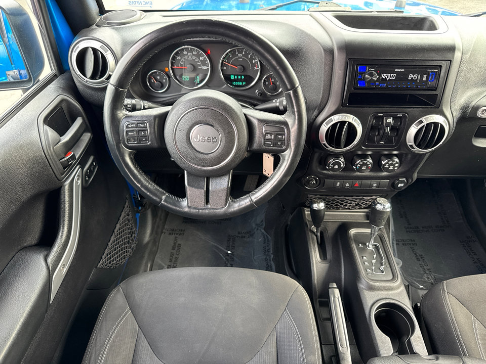 2015 Jeep Wrangler Unlimited Rubicon photo 17