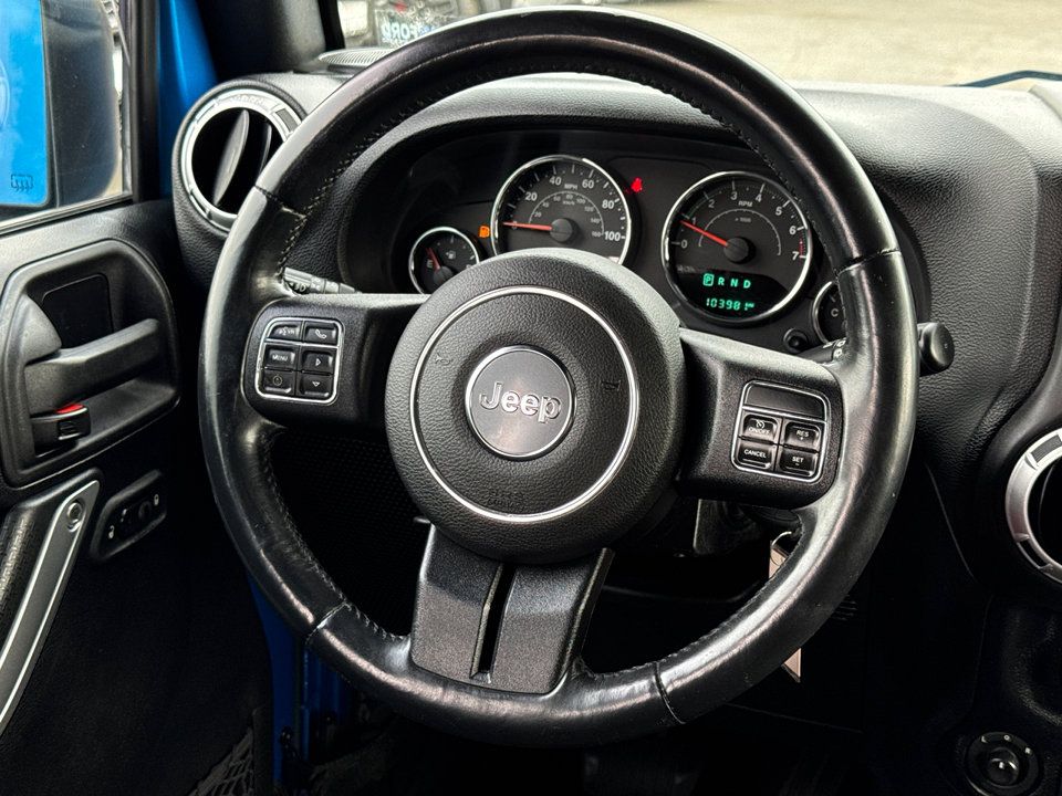 2015 Jeep Wrangler Unlimited Rubicon photo 19