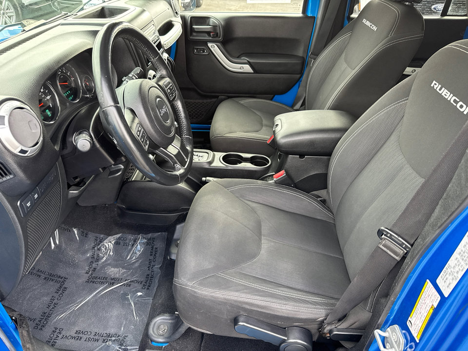 2015 Jeep Wrangler Unlimited Rubicon photo 21