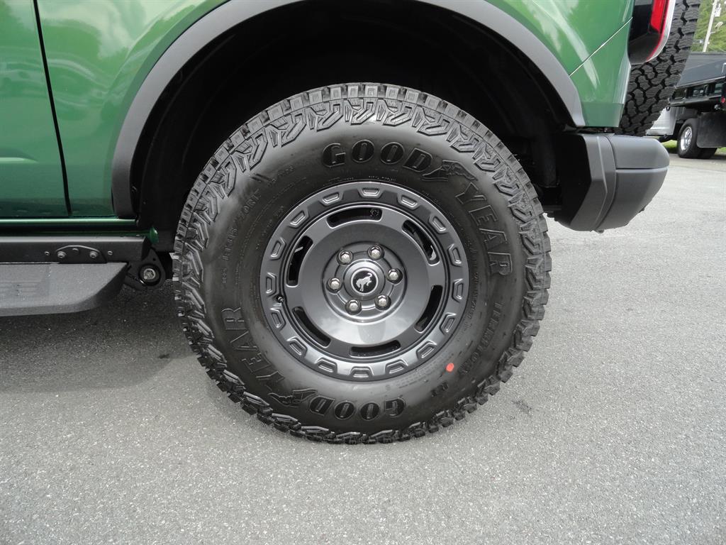 2025 Ford Bronco Badlands photo 9