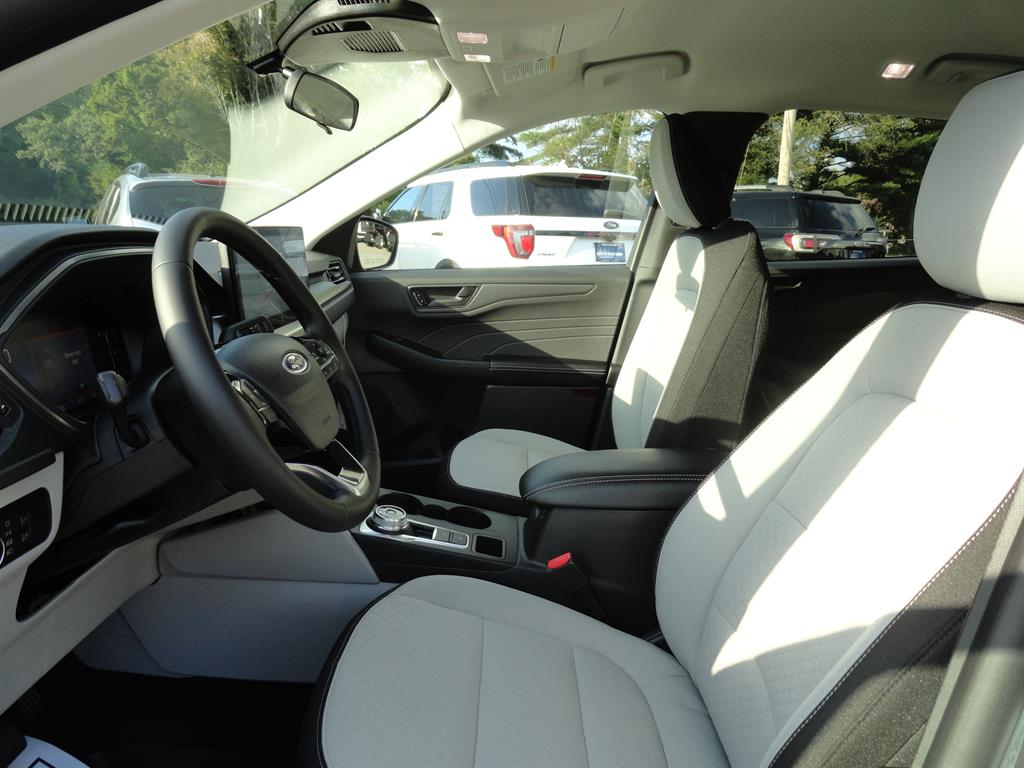 2025 Ford Escape Active photo 9