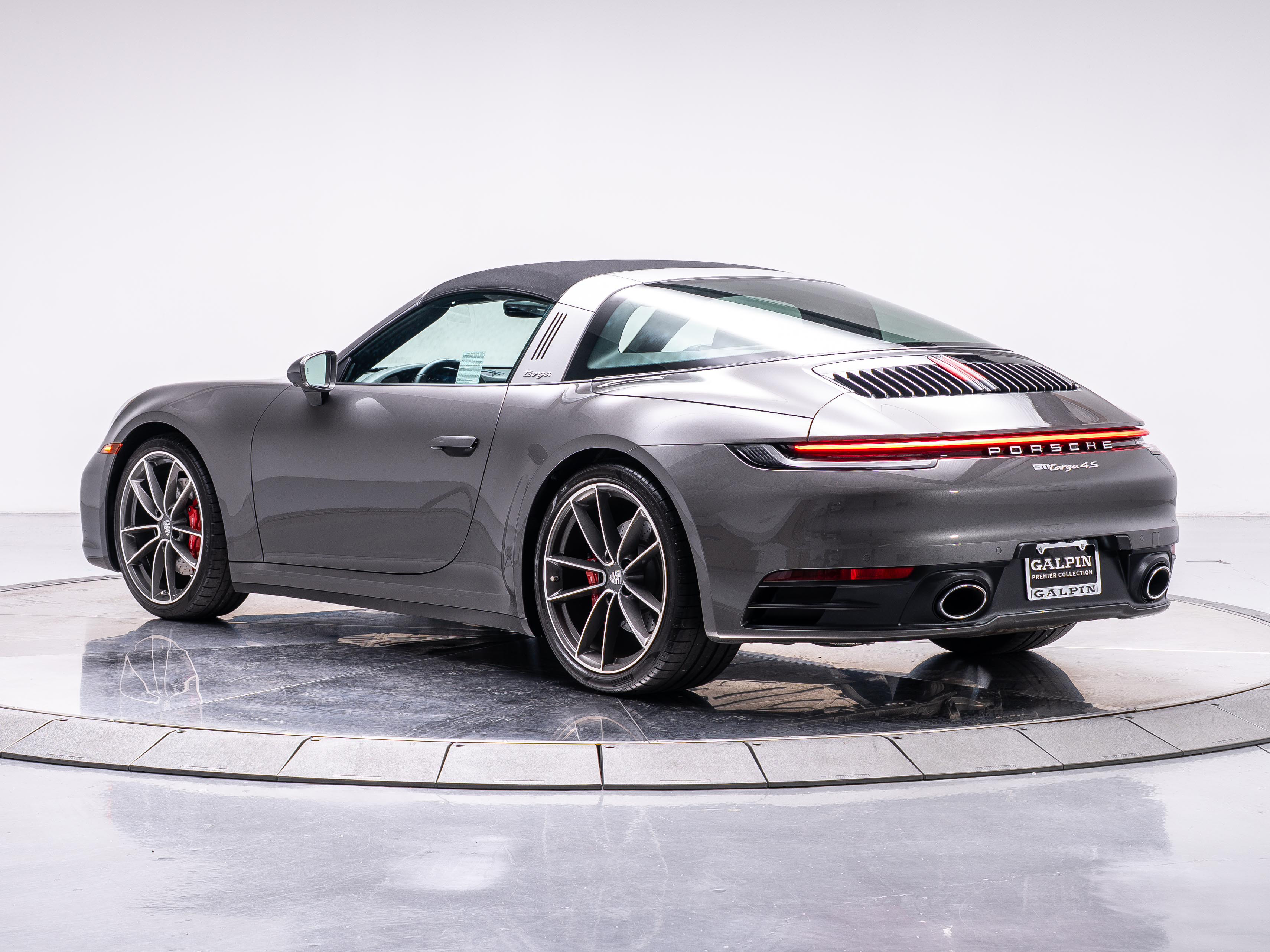2024 Porsche 911 Targa 4S photo 3