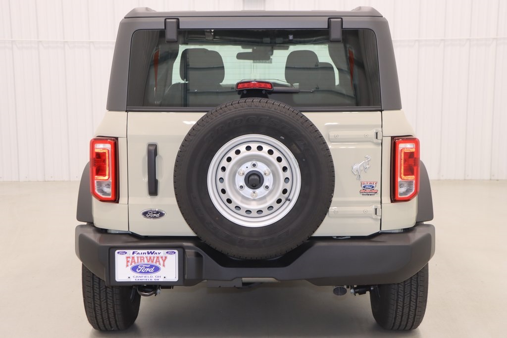2025 Ford Bronco Base photo 6
